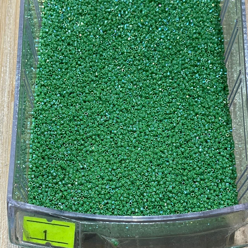 Miyuki Boncuk ( Delica Db 11-0 Kesim Kod: 159 ) Koyu Yeşil Renk ( 2 gram )